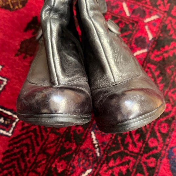 Born Black Zip With Buckles Accent Leather Heeled Boots Sz8 - Picture 11 of 16